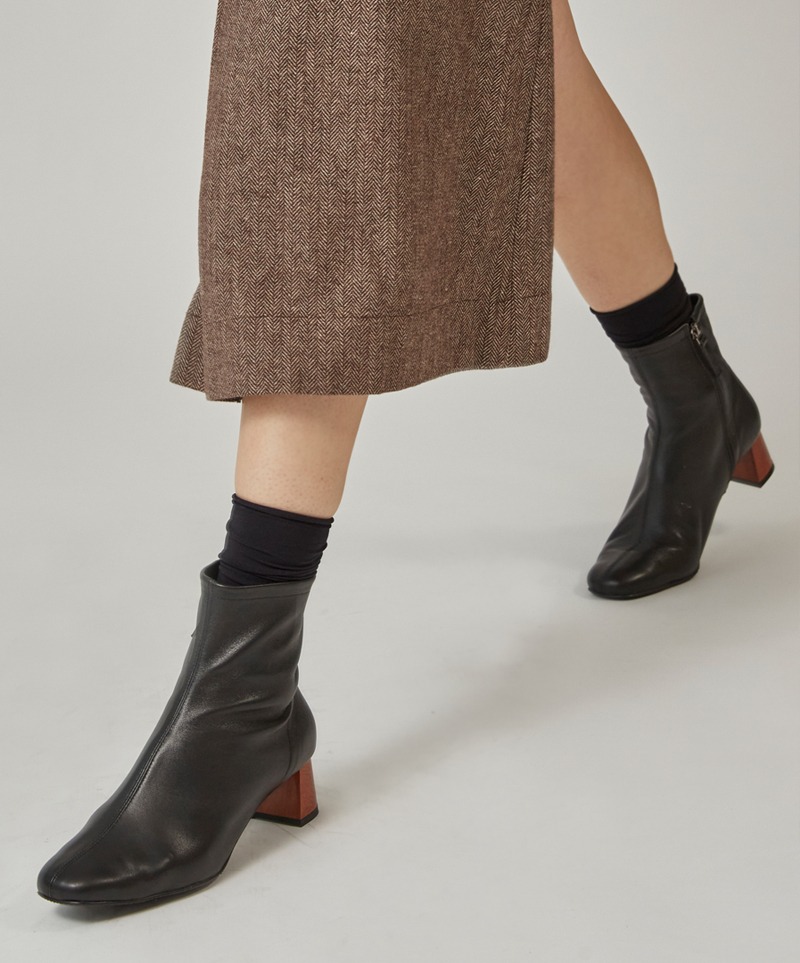 Becca Point Hill Boots _ Black